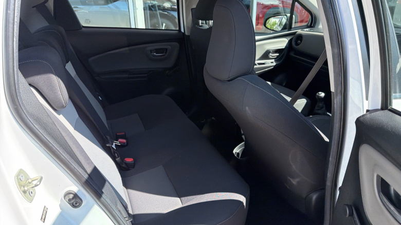 Toyota Yaris 1.0 [72] VVT-i Icon Tech 5dr Petrol Hatchback